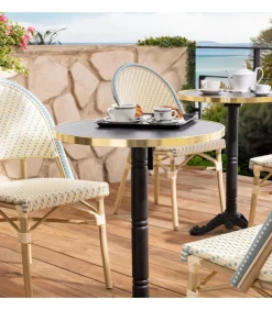 60 cm verstelbare zwartmarmeren terrastafel en 2 blauwe stoelen