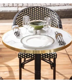 60 cm witte marmeren verstelbare terrastafel en 2 zwarte stoelen