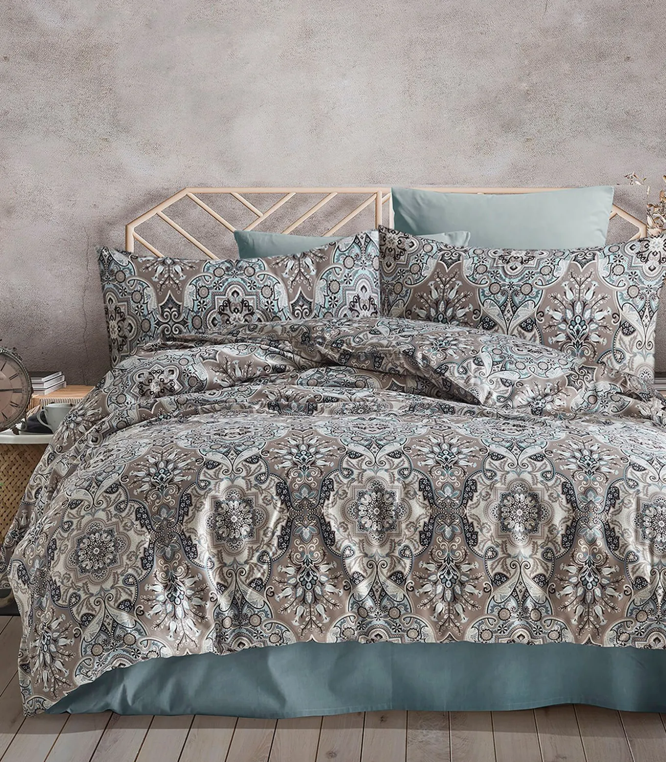 2 persoons beddengoed 240x220 cm+2 kussenslopen 65x65 cm katoensatijn