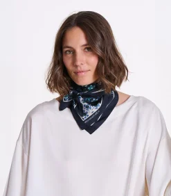 Blauw zijden vierkant met print