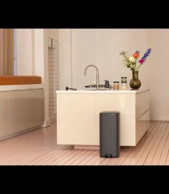 Brabantia Bo Pedaalemmer, 30 liter, stil sluitend, kunststof binnenemmer - Mineral Infinite Grey