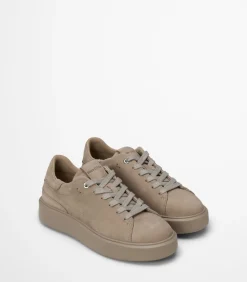 Cup zool sneaker model Cora