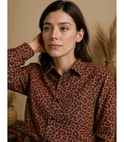 Damesblouse met luipaardprint en zakken