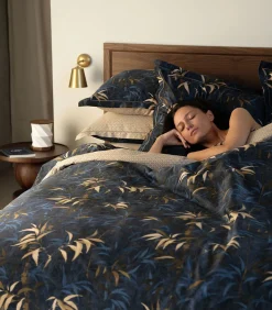 Dekbedovertrek | Contemplation