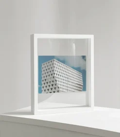 FLOATING Box 28 x 35.5 wit