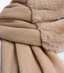 Gebreide sjaal met imitatiebont detail Oat OS