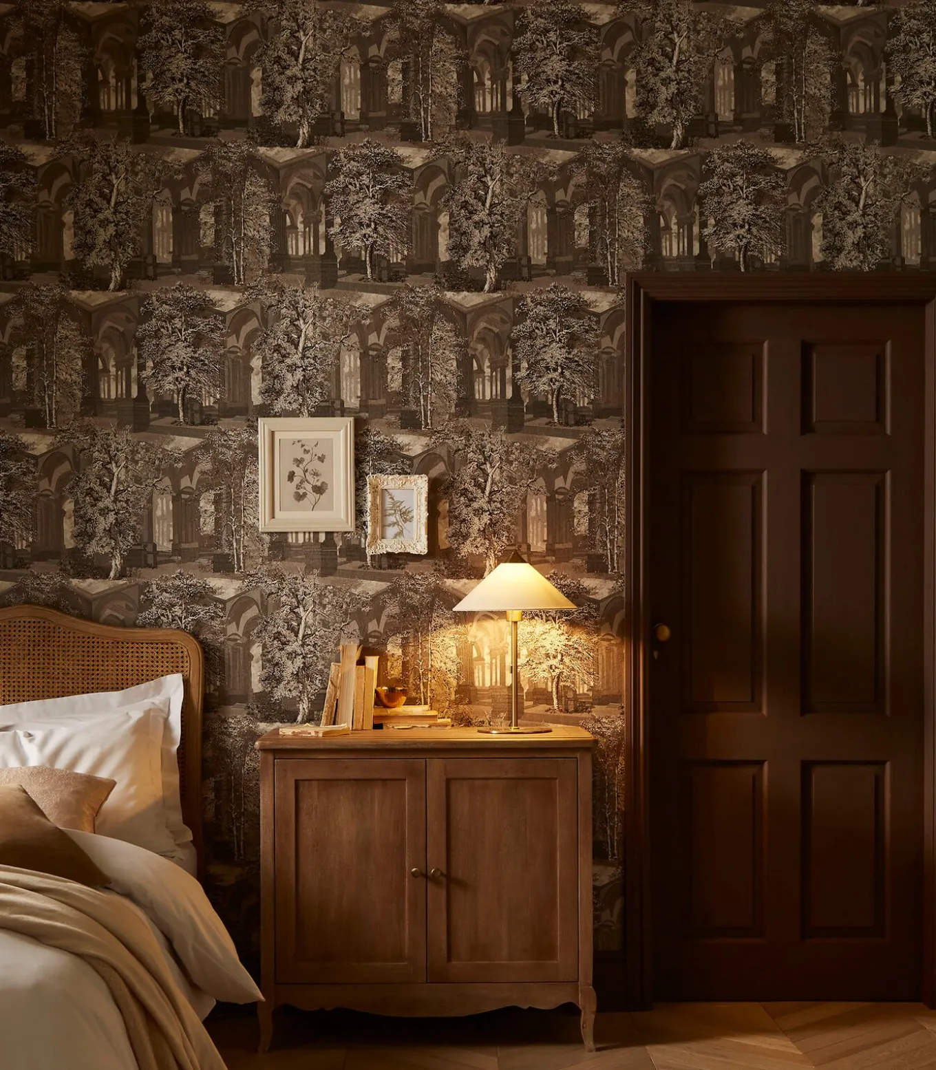 Graham & Brown Vliesbehang Rivington Folly Dusk