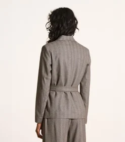 Grijze ceintuurjas met strepen