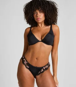 Hoog uitgesneden brazilian Caro