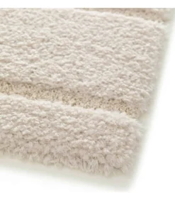 Hoogpolig vloerkleed met ecru geometrisch patroon 160 x 230 cm