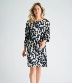 Kleedje met dierenprint in blauw en beige