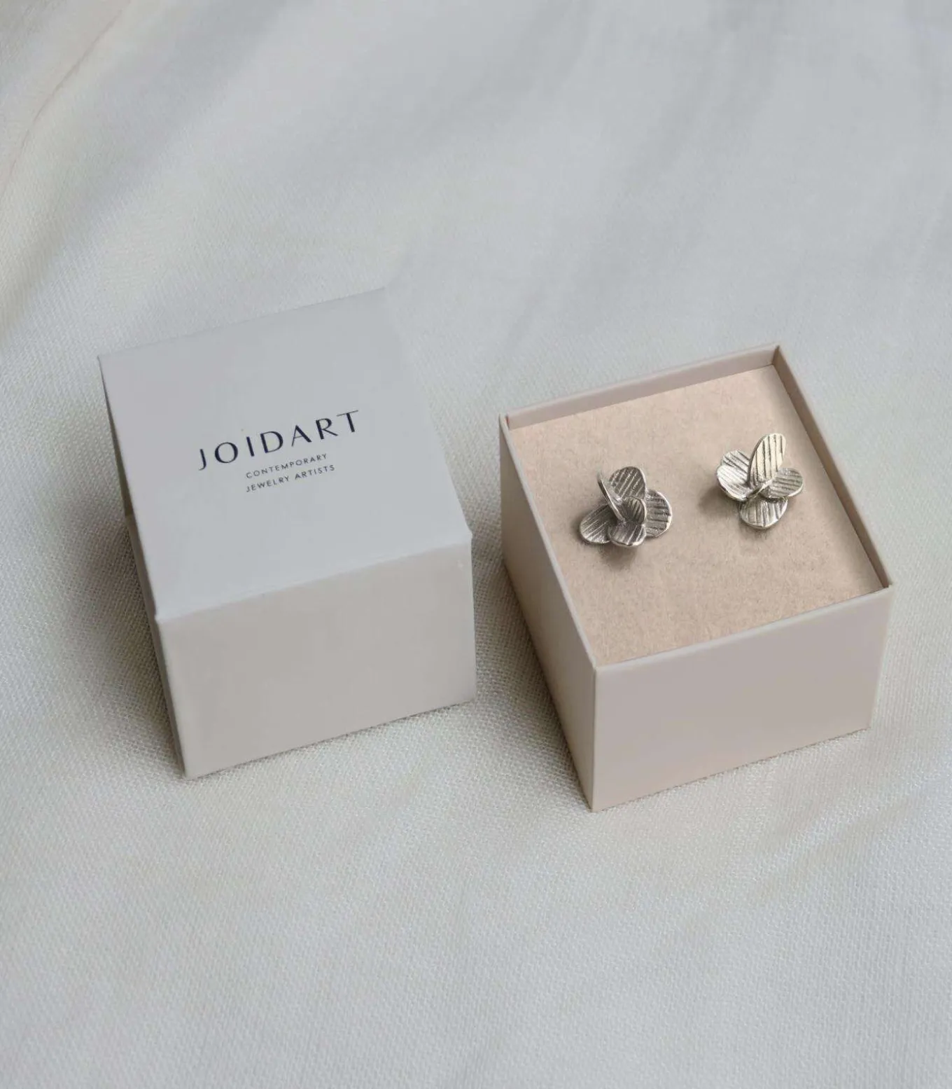 Kleine zilveren oorbellen Pampalonia