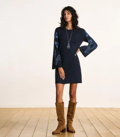 Korte jurk van fijne donkerblauwe mesh met borduurwerk