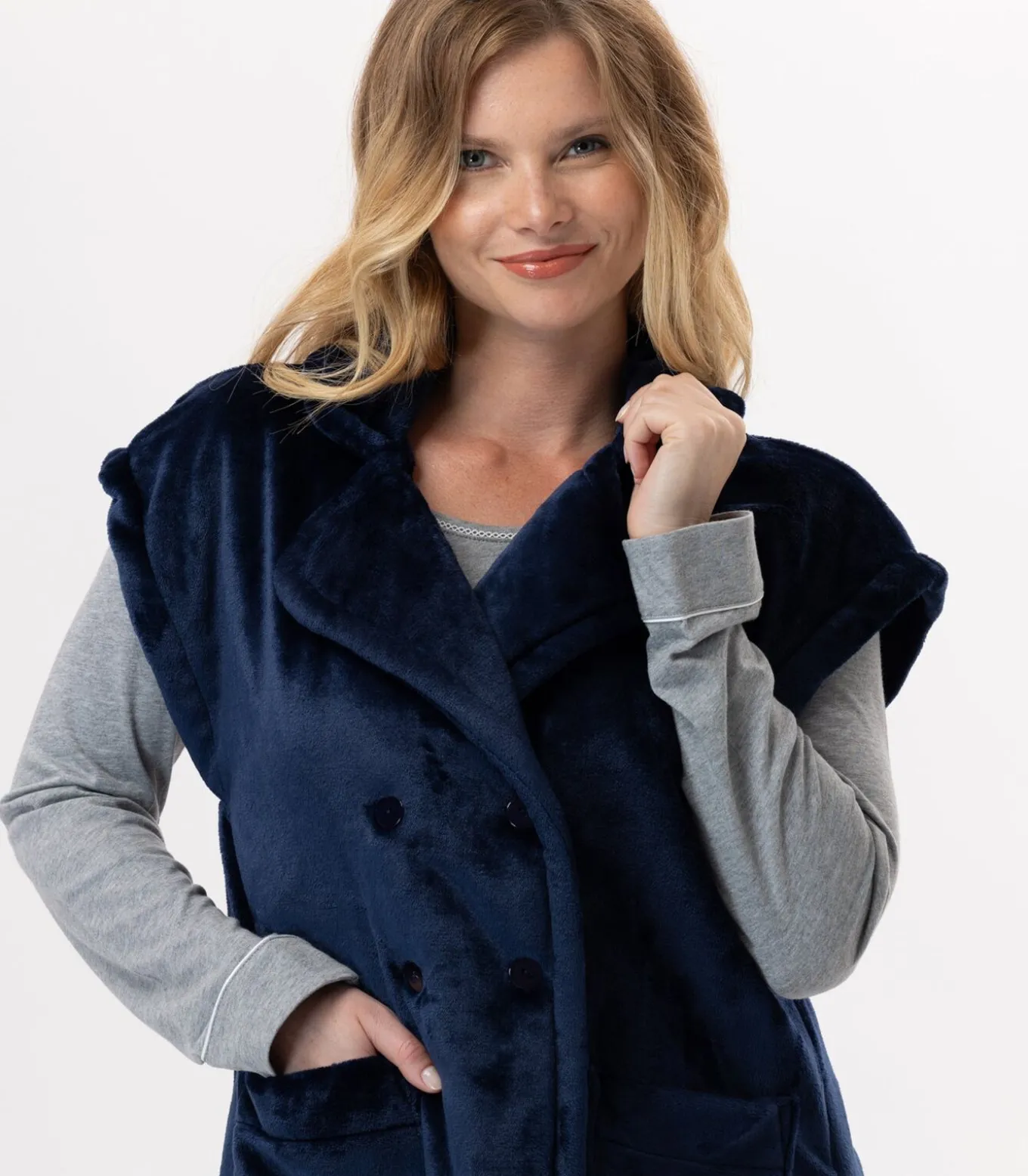 Korte mouwen jasje met knopen van pluche flanel ESSENTIEL H76A