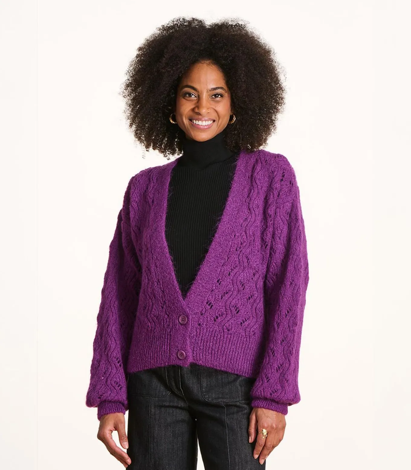 Korte paarse gilet in opengewerkte stof