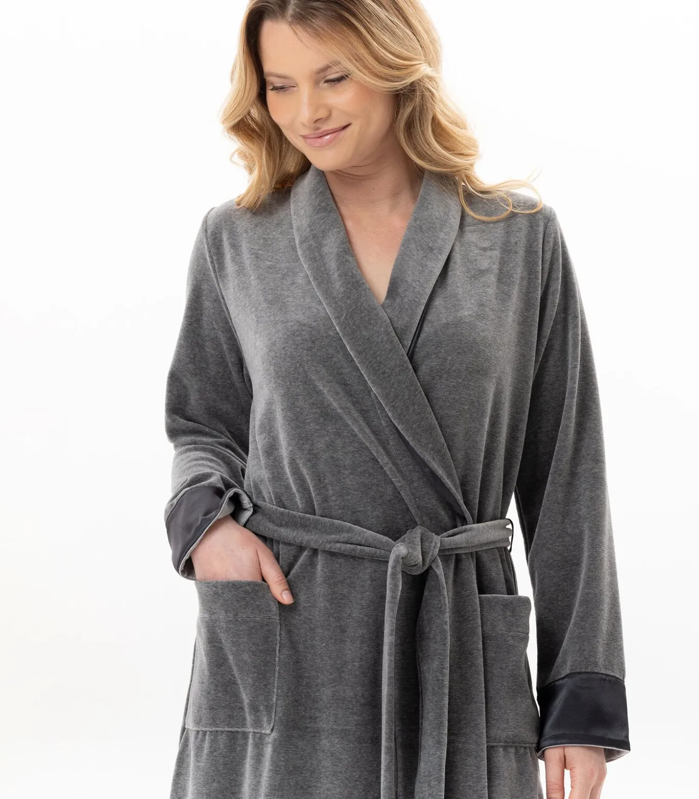 Kruislingse badjas van fluweel ESSENTIEL H67A