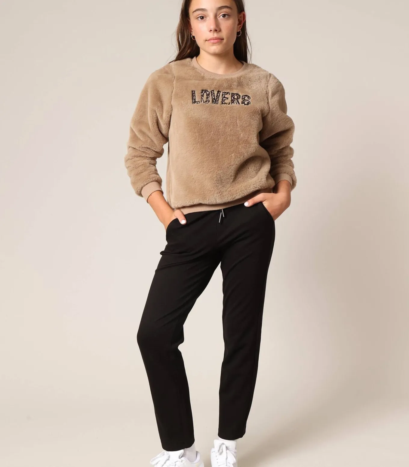 KYLERA - Sweatshirt van imitatiebont met "LOVERS"-borduursel