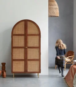 Lisbeth - Kast van iepenhout en riet