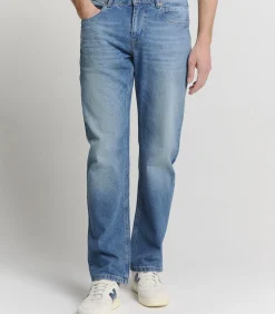 Relaxed fit jeans
