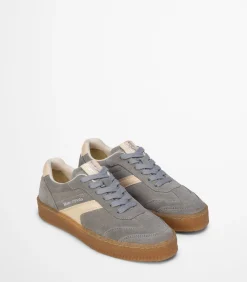 Sneaker model Cortney