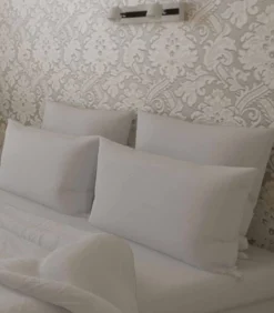 Zacht wit katoenen kussen 65x65cm