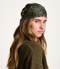 Zijde sjaal met kaki bandana print