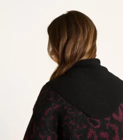 Zwarte driehoekige sjaal